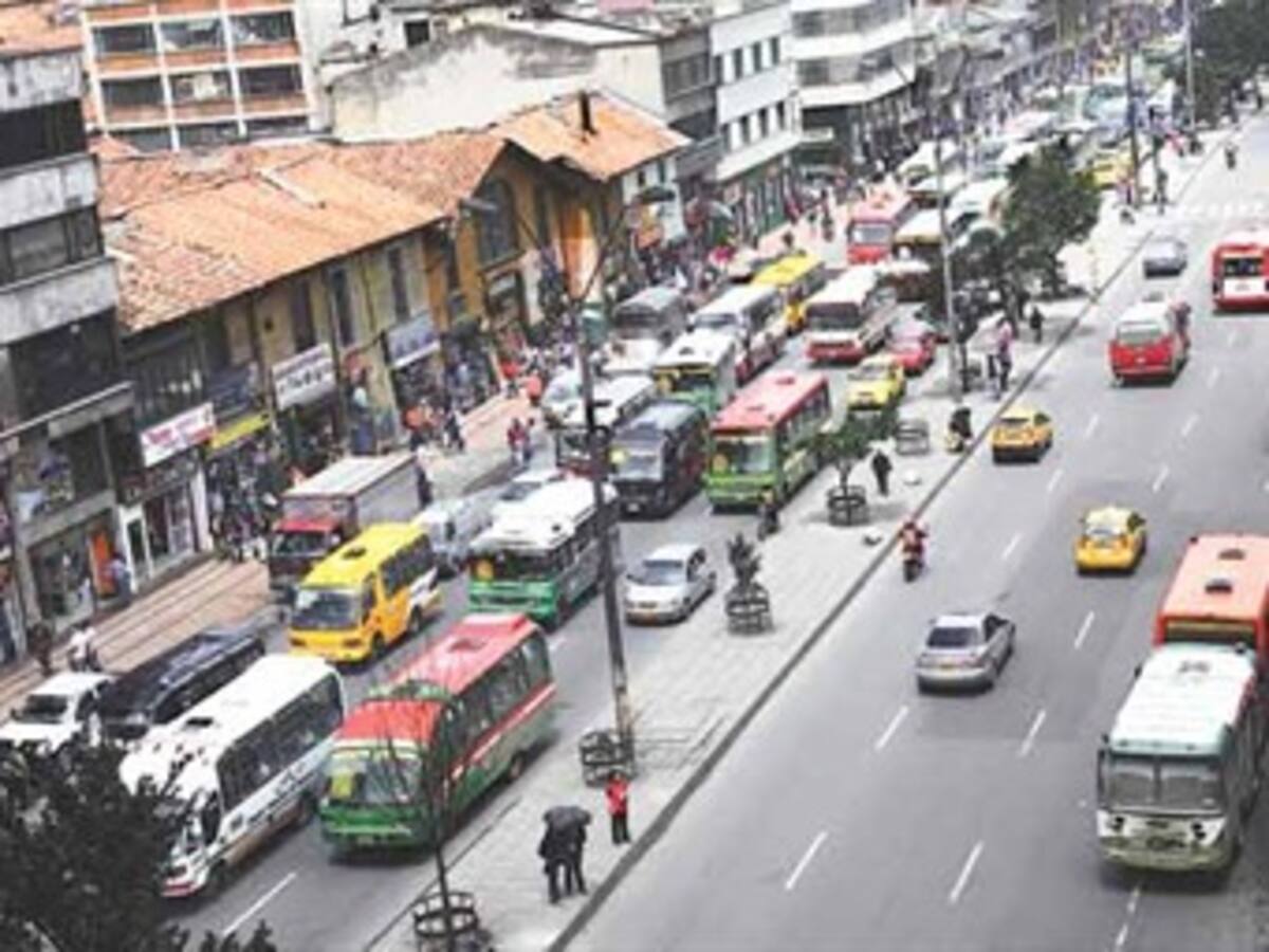 El martes no entrará en vigencia suspensión del 'pico y placa' para buses y busetas en Bogotá
