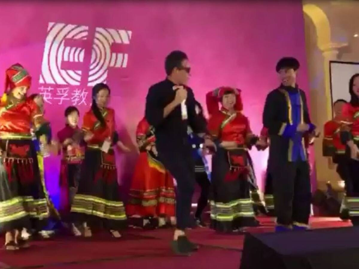 Rigoberto Urán puso a bailar reggaetón y salsa a los chinos