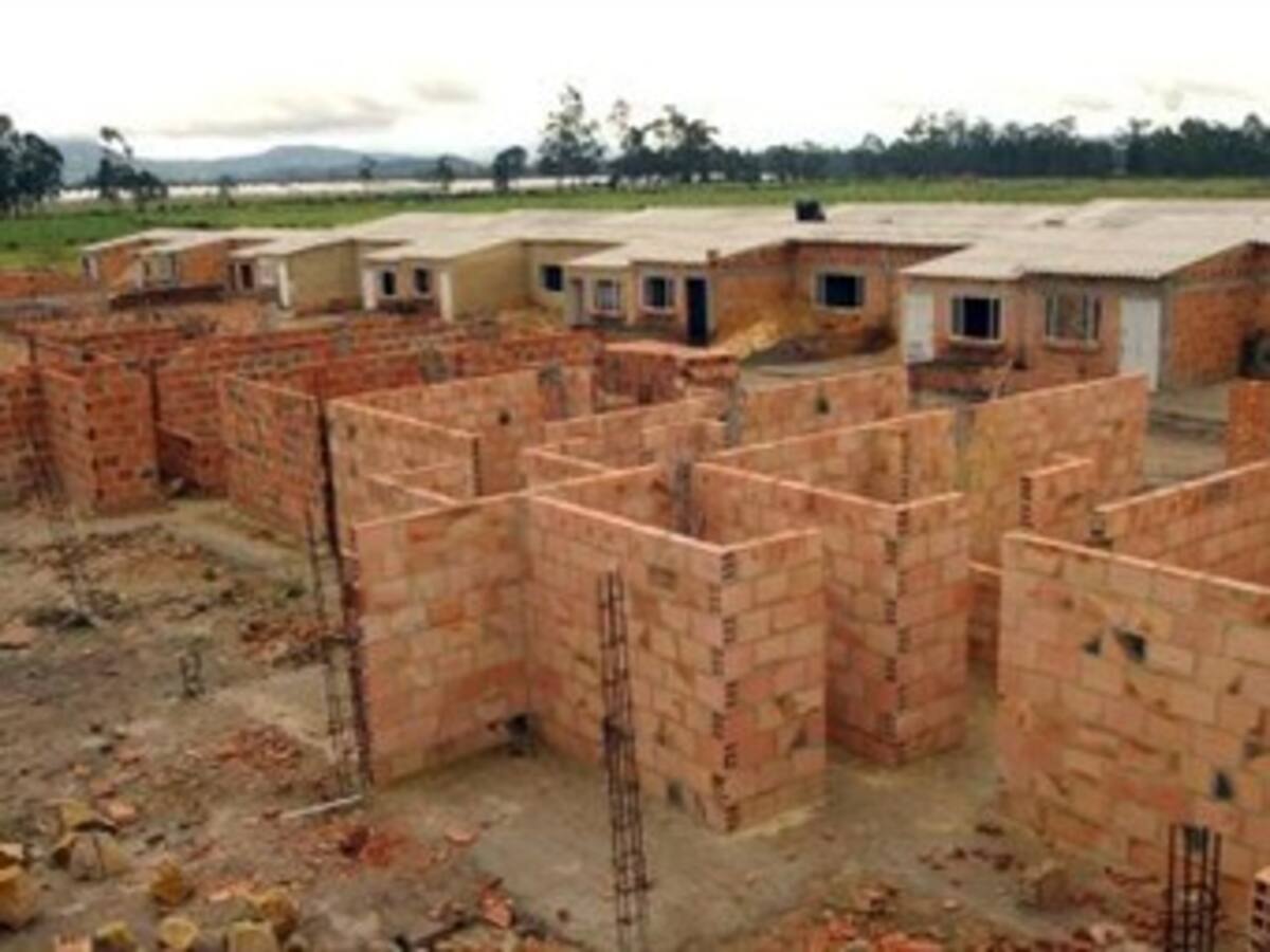 Dejar a Bogotá por fuera del programa de vivienda sería insólito: gerente del Acueducto