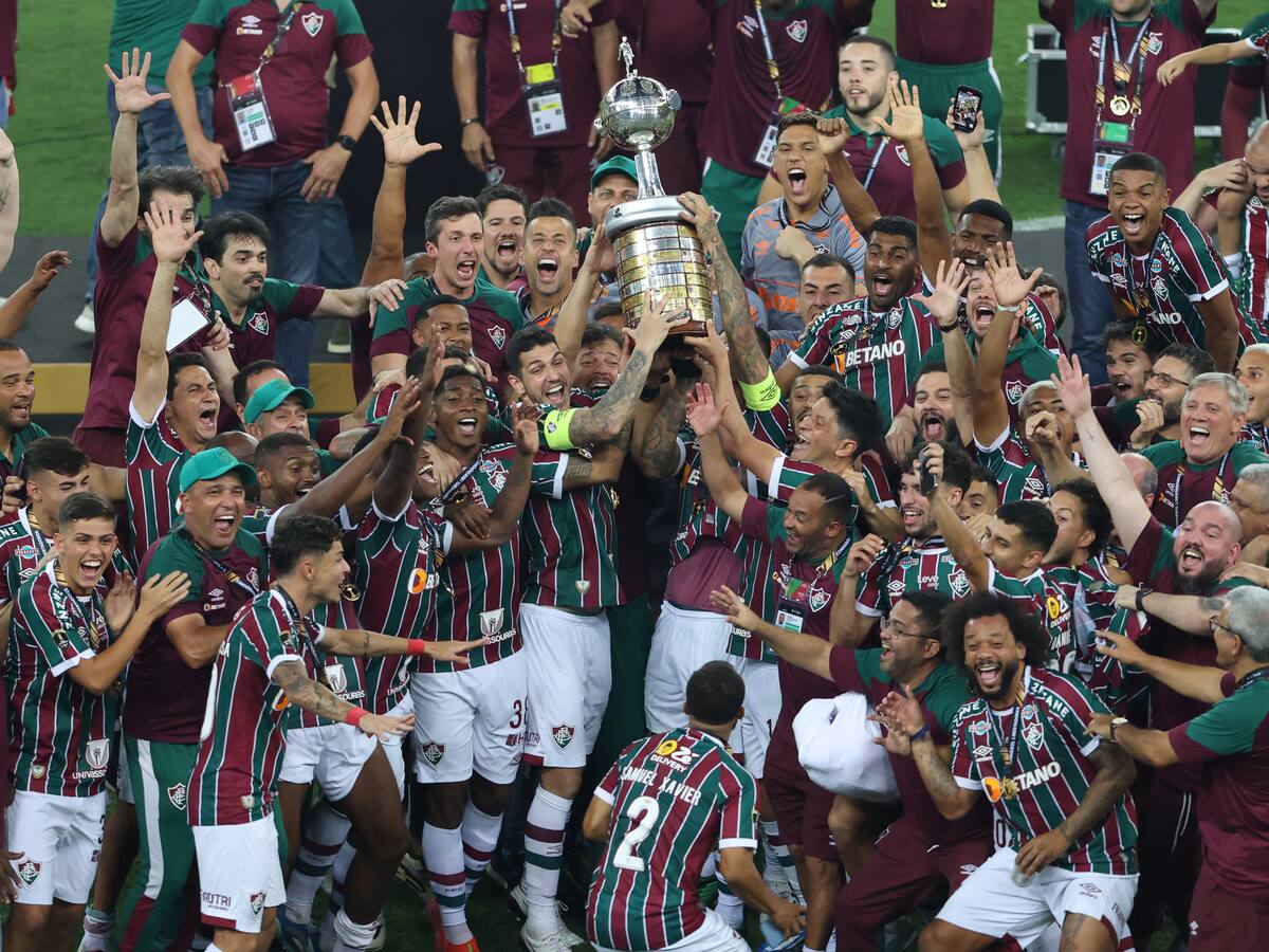 Fluminense hace oficial la contratación de otro futbolista colombiano