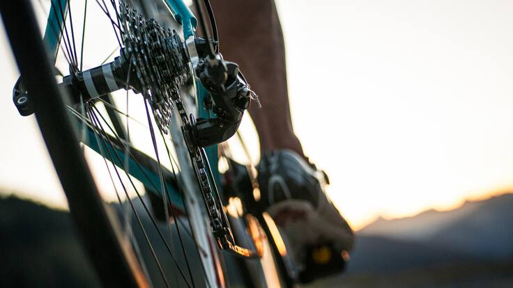 Soluciones W: joven ciclista recibe bicicleta profesional de Uranium Go Rigo Go