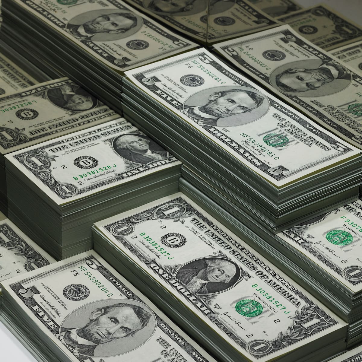 Colombia insiste en evitar pago de 380 millones de dólares a Telefónica mientras se define anulación