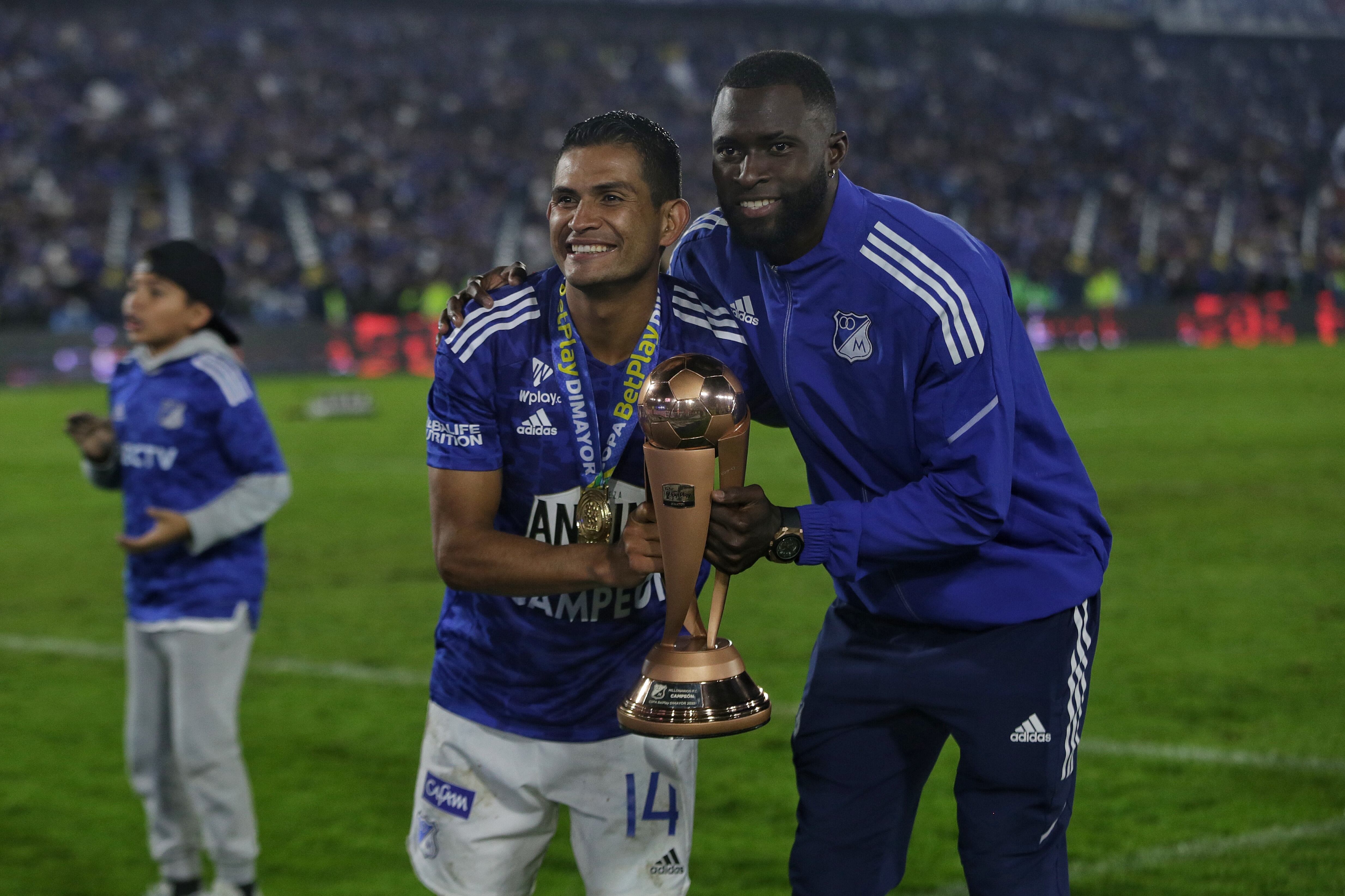 David Mackalister Silva festeja su tercer título con Millonarios / Colprensa.