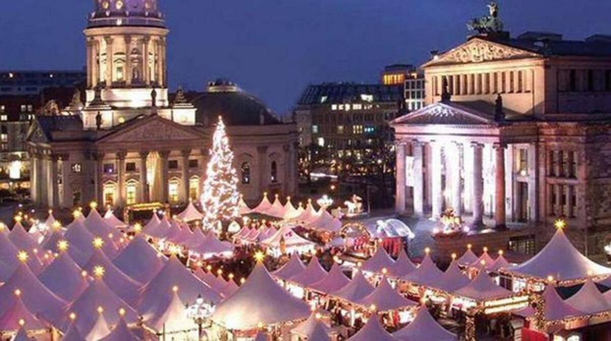Árboles humanos, en los ríos y las ciudades más emblemáticas del mundo inundadas de luces y de la magia de la navidad. / Berlín.
