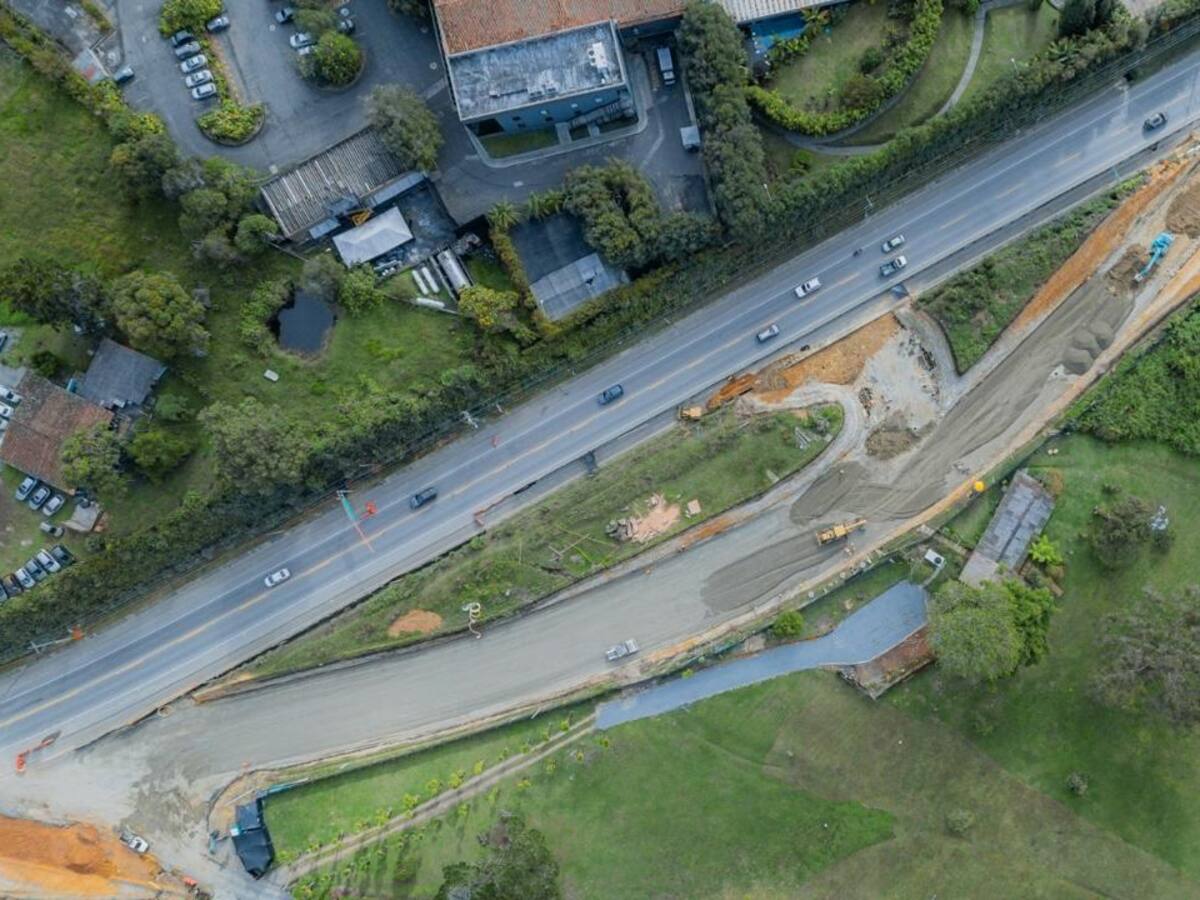 Construyeron retorno en vía a Rionegro por nuevas obras del Intercambio Vial José María Córdova