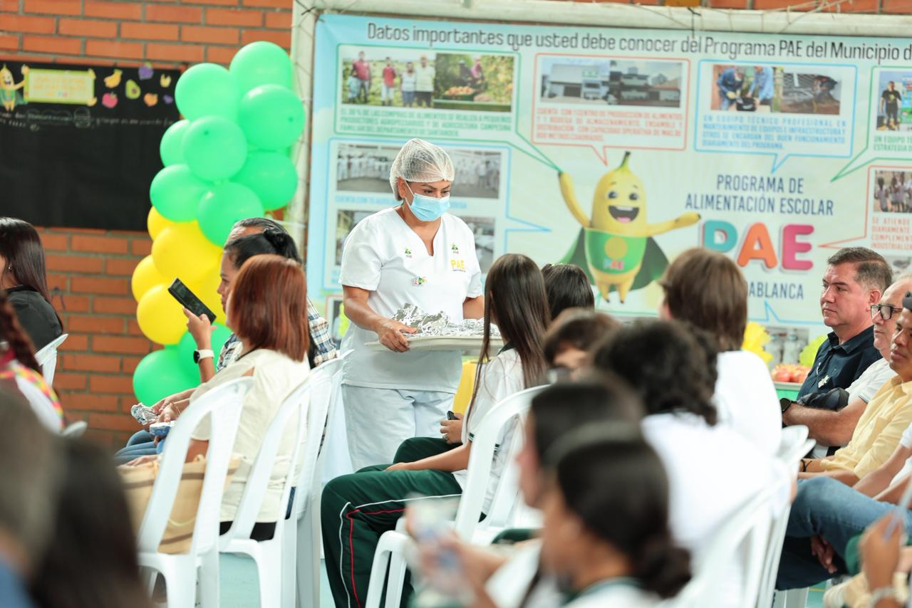 Cerca del 90% de los estudiantes en Floridablanca recibirán PAE desde el 1 de mayo. Foto: Alcaldía de Floridablanca. 