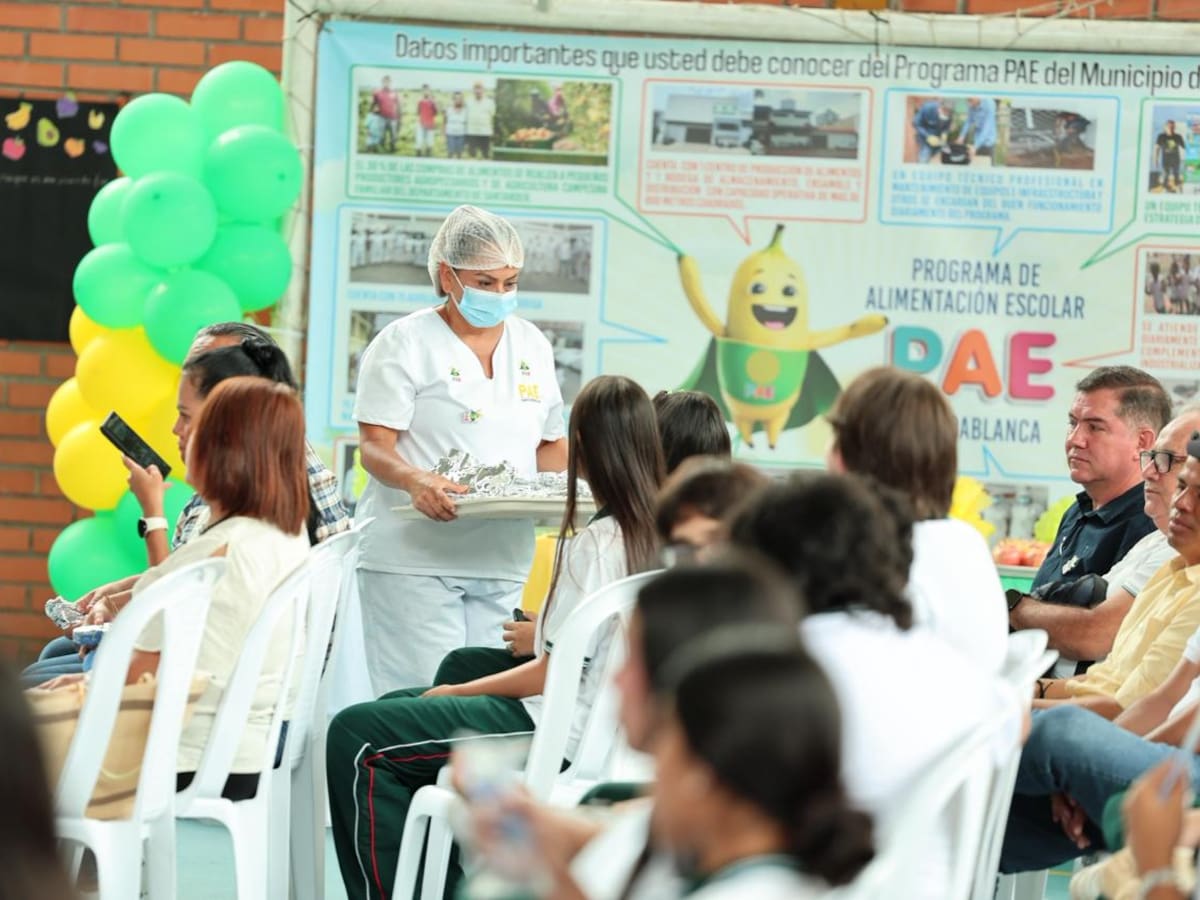 Cerca del 90% de los estudiantes en Floridablanca recibirán PAE desde el 1 de mayo