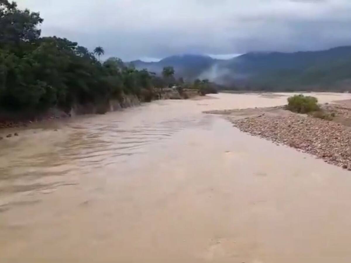 Familia de Cubará pasó la noche en un árbol para no ser arrastrada por el río Cobaría