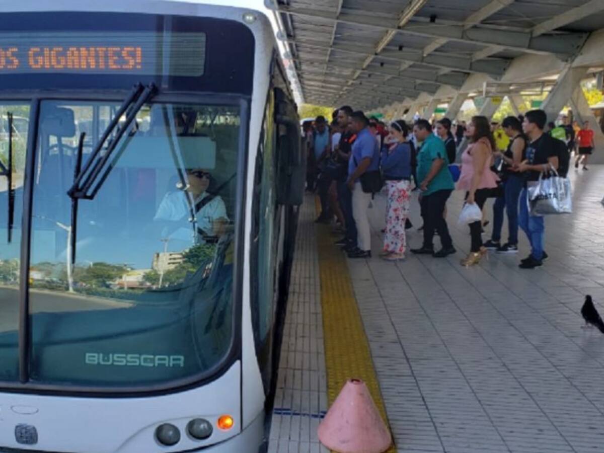 Mintransporte pide desinfección en buses ante alerta por coronavirus