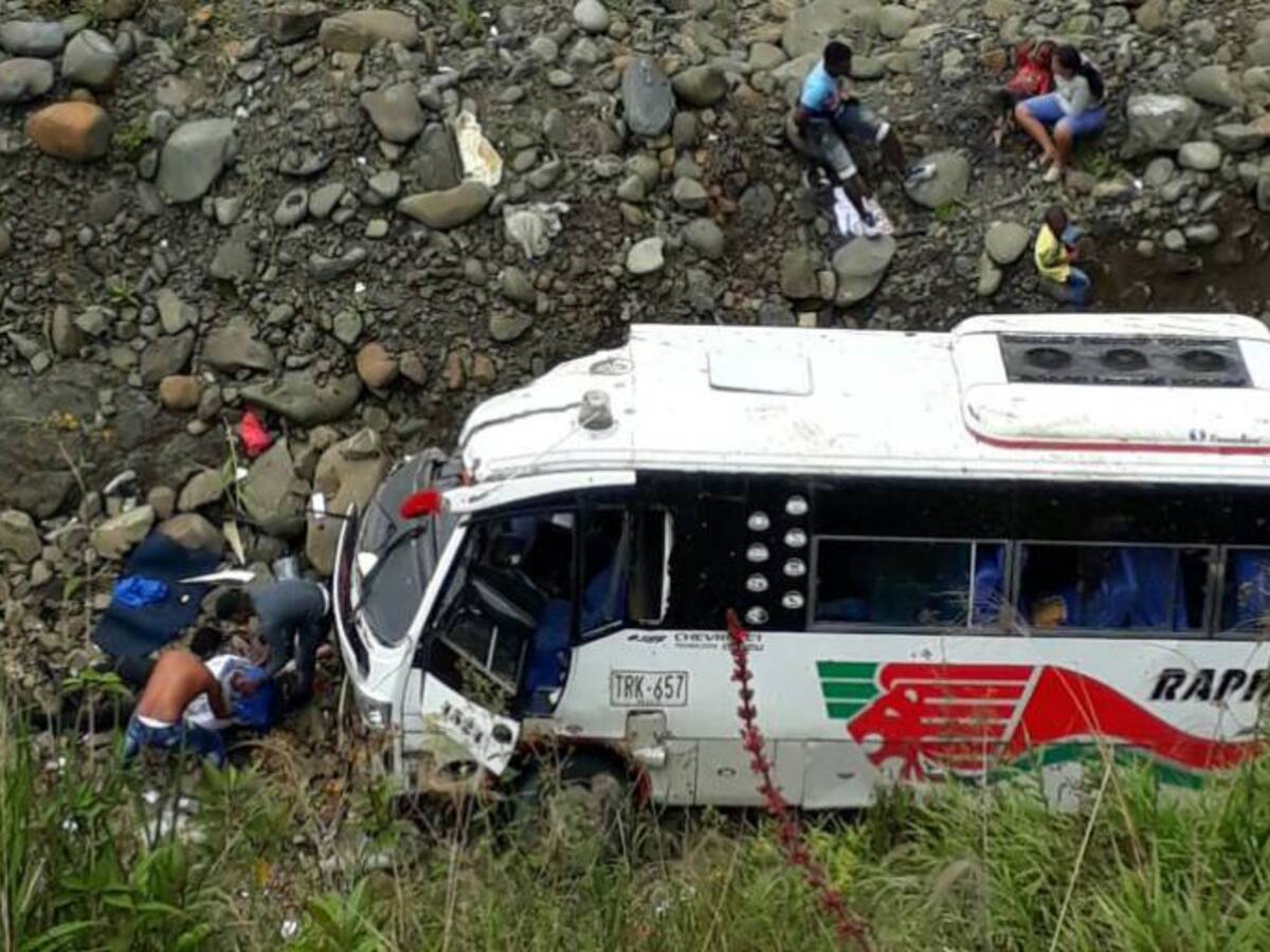 En Antioquia reciben atención 11 heridos del accidente en la vía Quibdó-Medellín