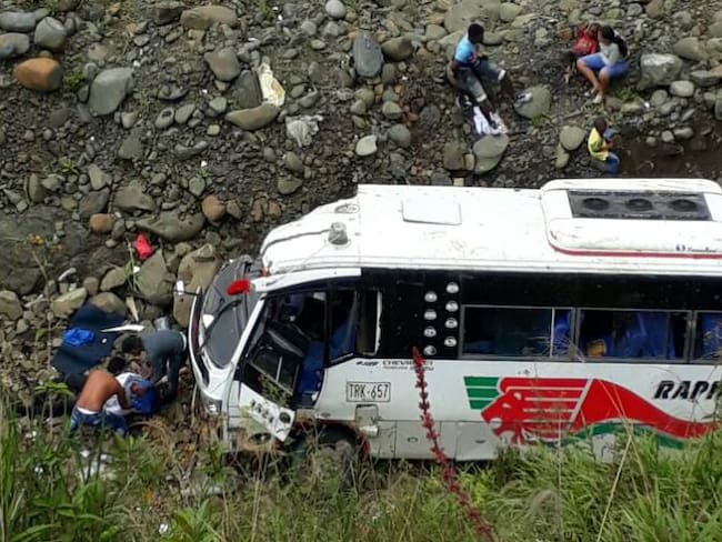 Accidente de bus en la vía Quibdó - Medellín