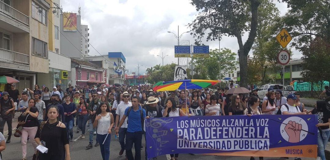 Marcha de estudiantes, profesores y sindicatos en Manizales