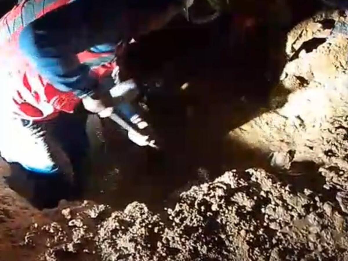 Rescatan a dos mujeres que quedaron atrapadas en la vía Manizales – Pereira