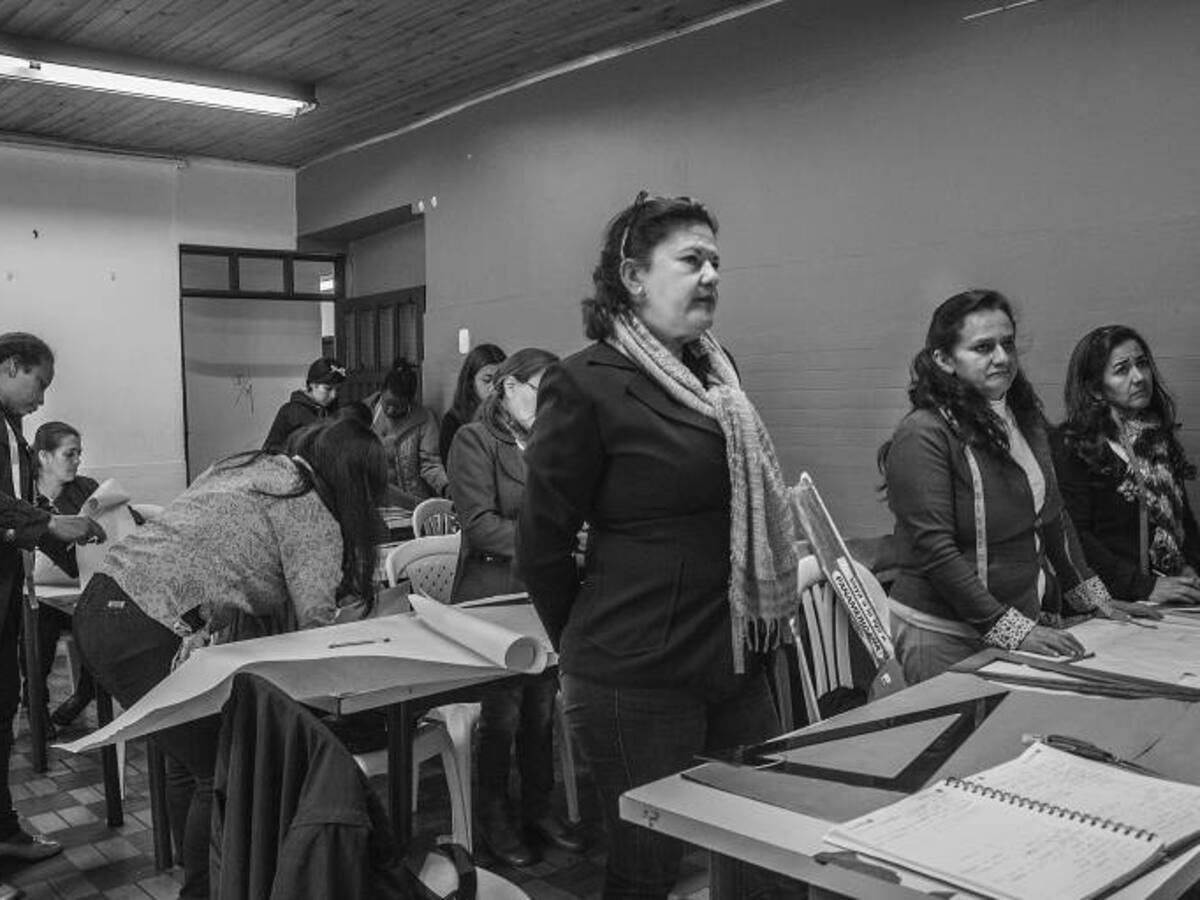 Estudiantes de la CUN ayudan a mujeres cabeza de familia