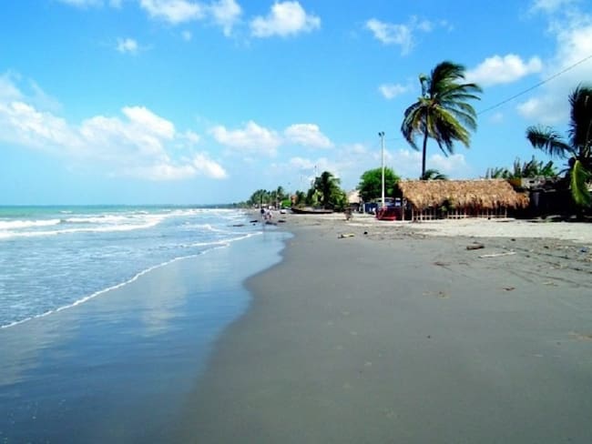 Este 18 de octubre inicia el piloto de reapertura de las playas en Moñitos