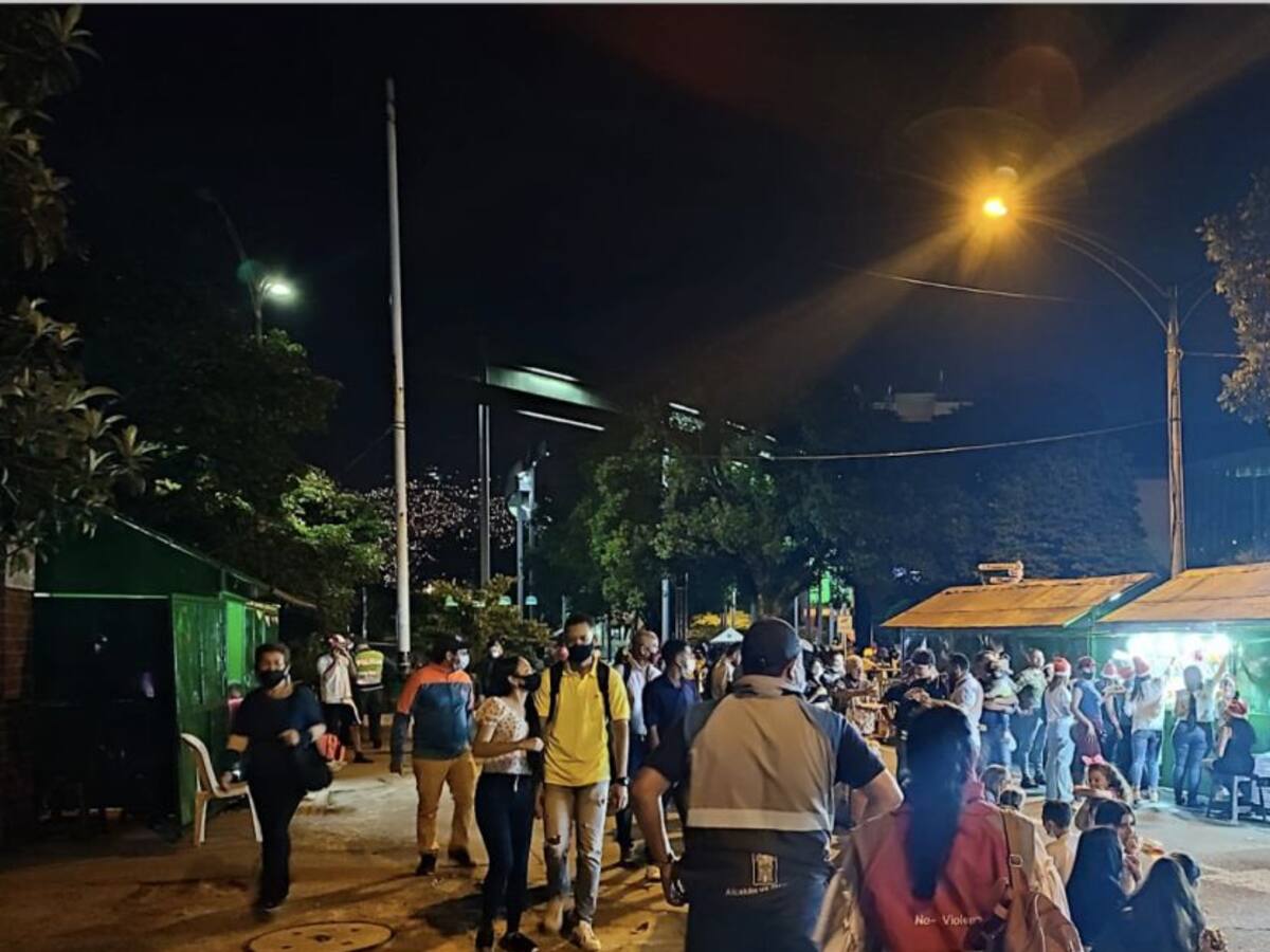 Hasta la medianoche funcionará el comercio en Medellín este sábado