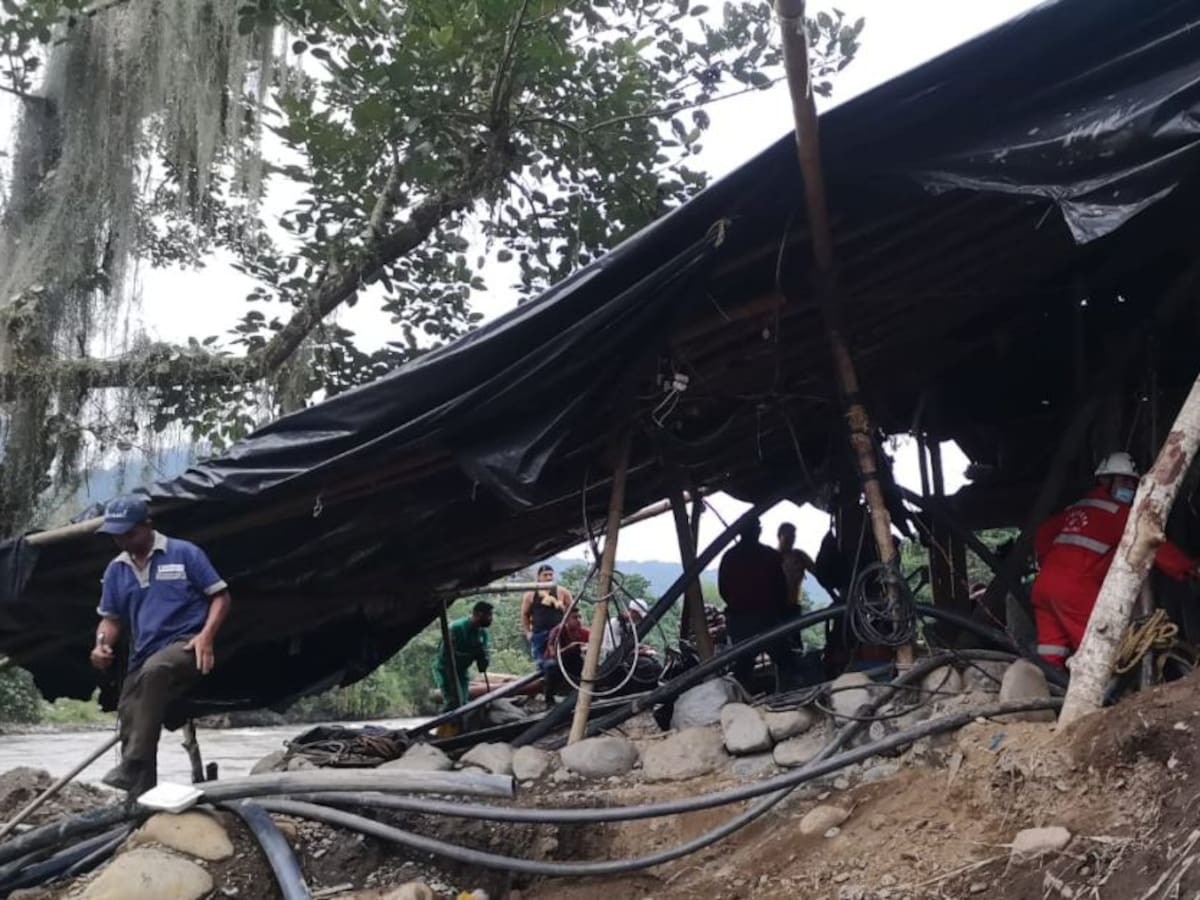 En Risaralda siguen apoyando labores de rescate de los 11 mineros atrapados