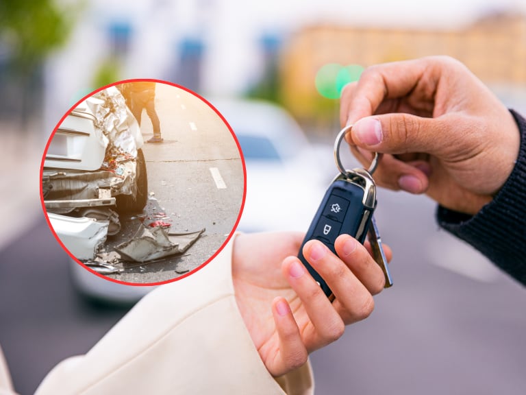 Persona recibiendo las llaves del carro de otra persona / Accidente de carro (Getty Images)