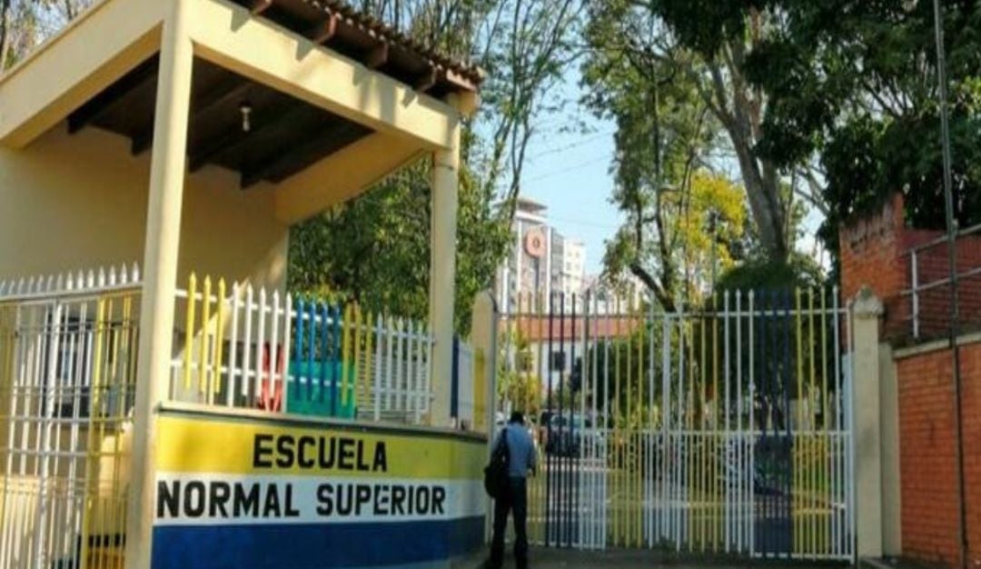 Formulan pliego de cargos contra docente acusado de manoseo