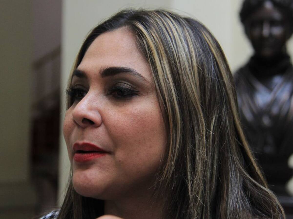 Piden suspender pago de alquiler de camionetas blindadas de congresistas