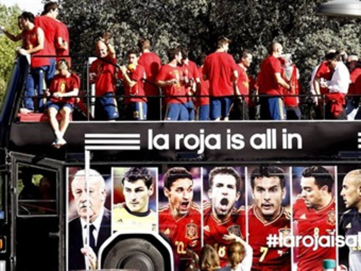 España celebra en La Cibeles ante miles de aficionados