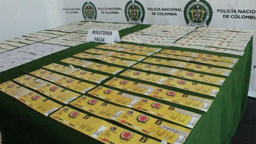 Más de 400 boletas falsas para partido Colombia Brasil incautadas en operativos policiales. Foto: Policía Metropolitana de Barranquilla