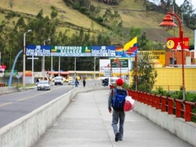 Abren las 24 horas el puente internacional de Rumichaca en la frontera con Ecuador