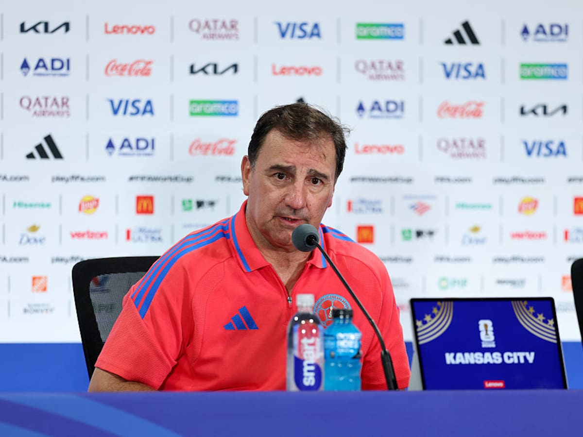 Néstor Lorenzo aclara la situación médica de James Rodríguez y Jhon Córdoba en el Mundial 2026