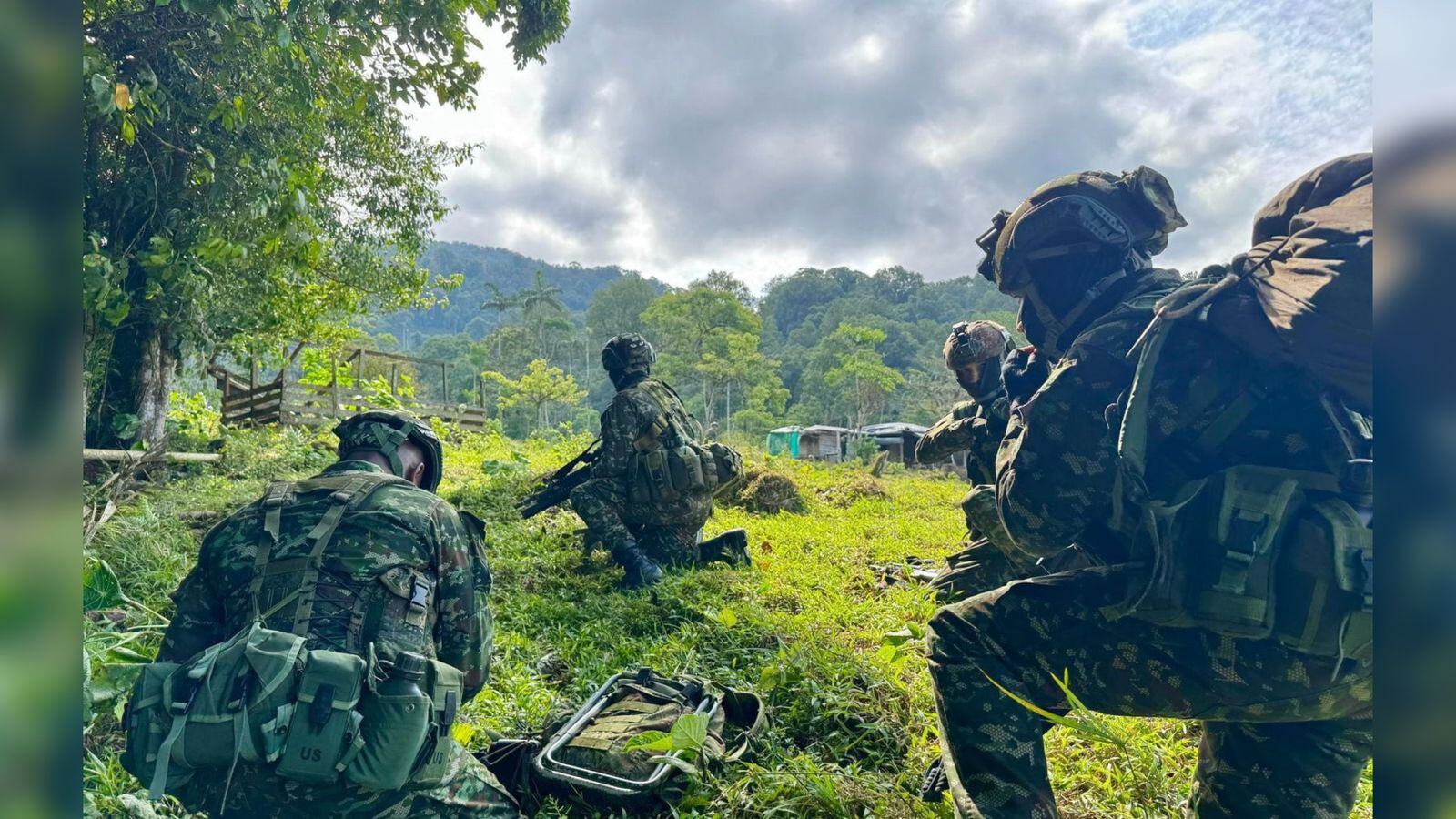 Tropas del Ejército mantienen presencia en la zona rural de Pelaya, Cesar.