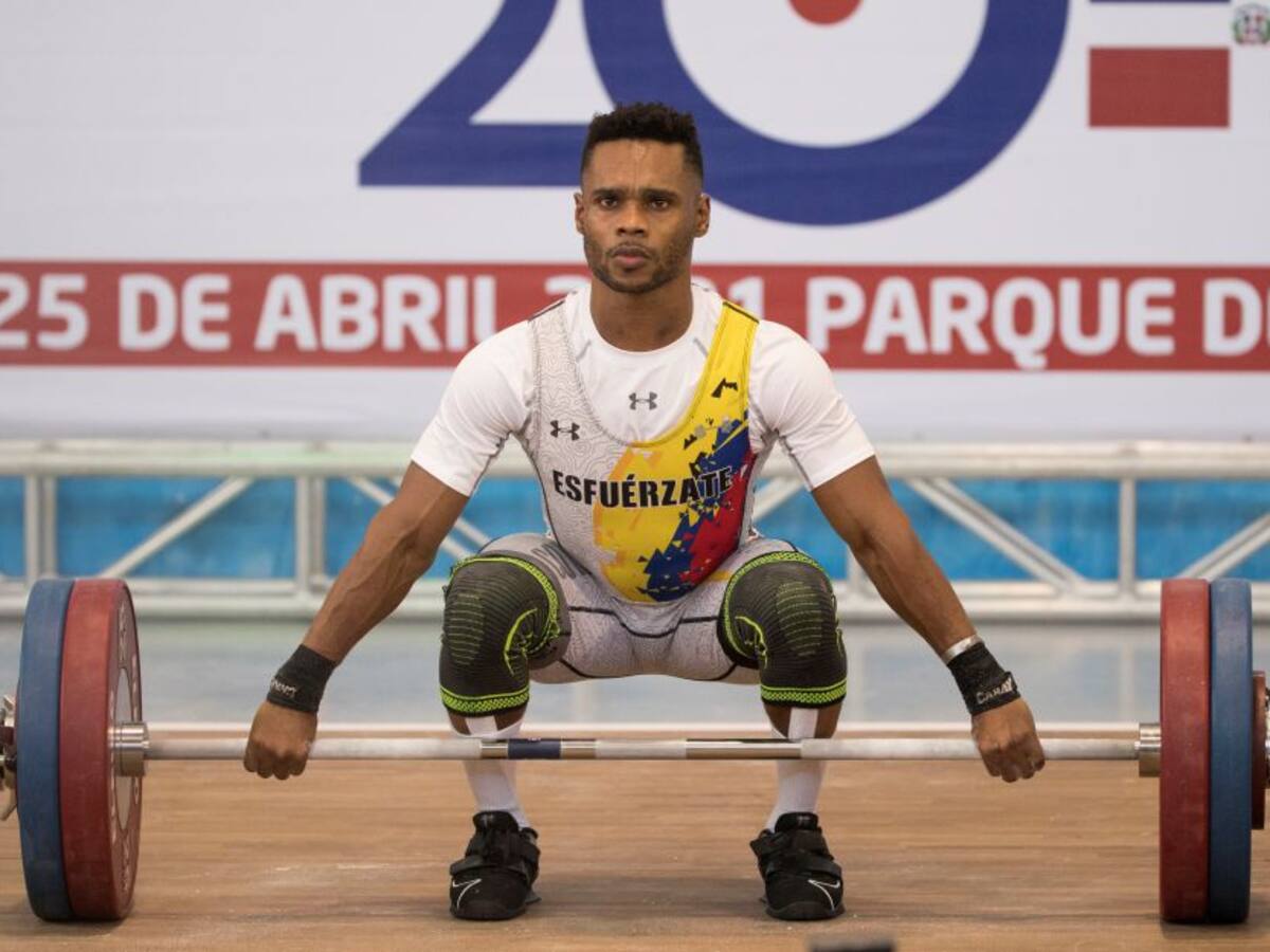 Francisco Mosquera y Miguel Suárez dominan inicio clasificatorio de pesas