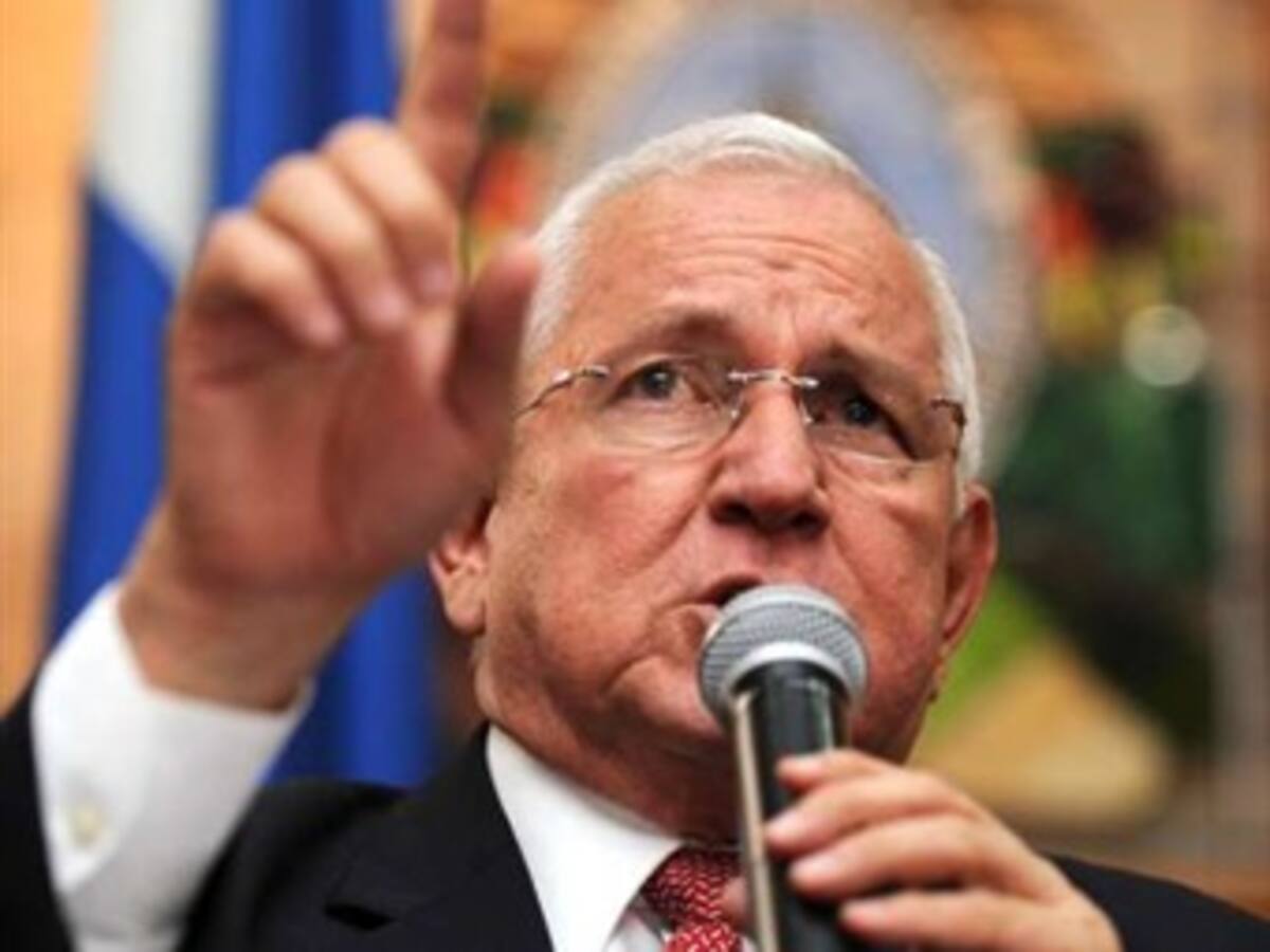 Micheletti dispuesto a conversar con Zelaya si reconoce elecciones de noviembre