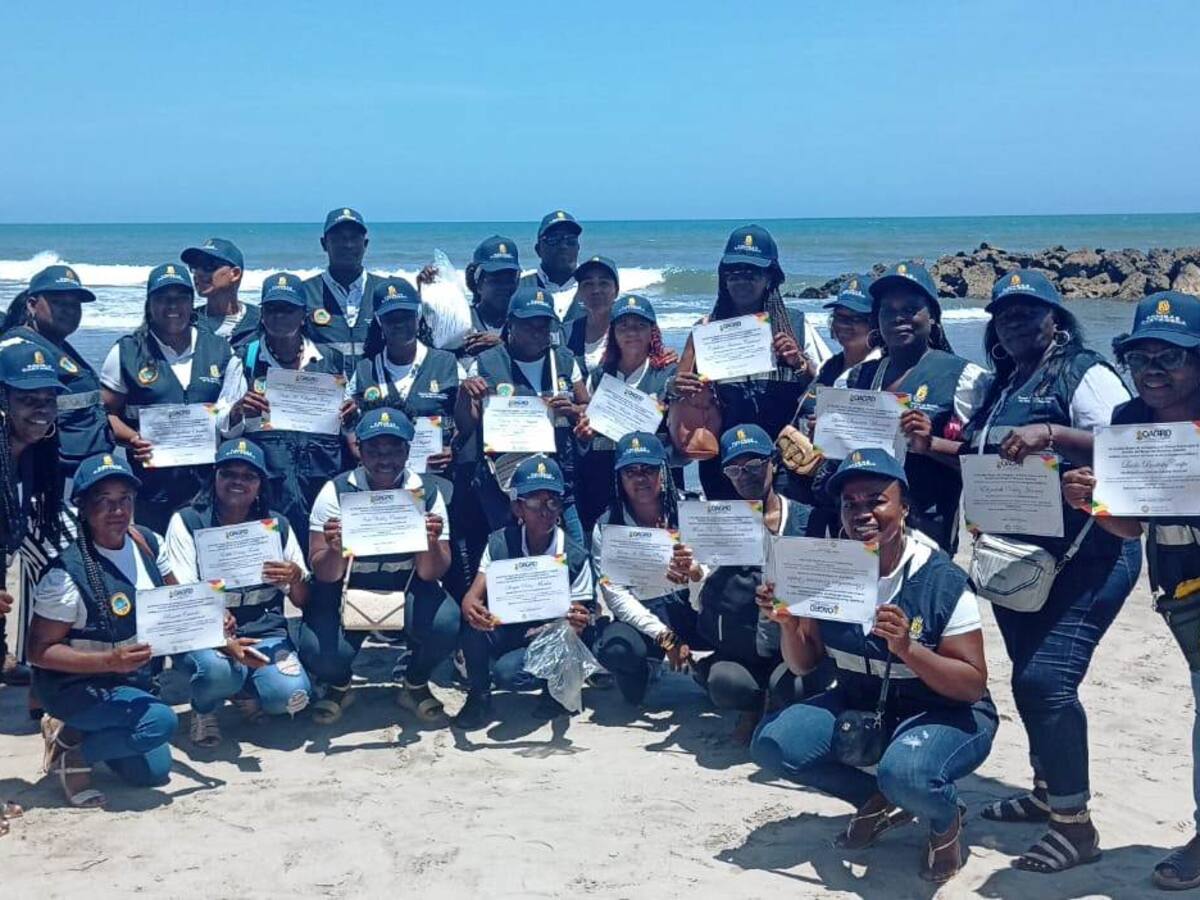 Graduación del primer grupo de COMBAS en zonas de playa de Cartagena