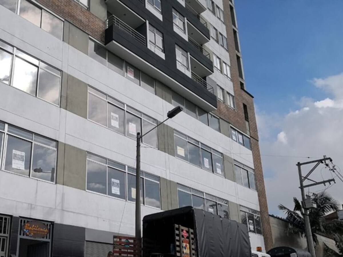 Itagüí: Por riesgo de colapso ordenan la evacuación preventiva e inmediata de un edificio
