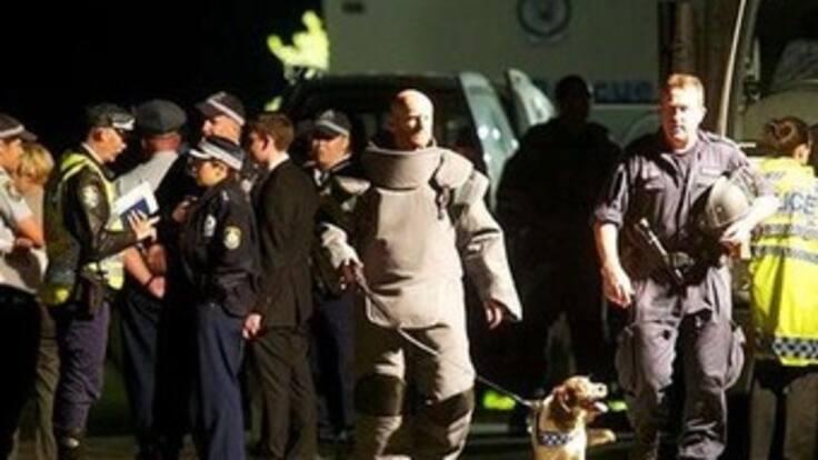 Desactivan collar bomba en cuerpo de adolescente en Australia