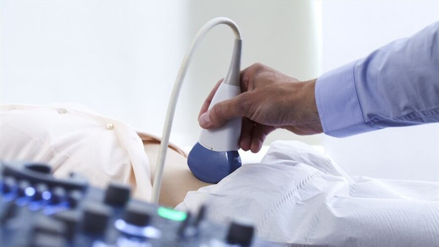 Fue hurtado un ecógrafo avaluado en más de 255 millones de pesos, por delincuentes que quedaron registrados en las cámaras de seguridad del establecimiento. Foto: Getty Images