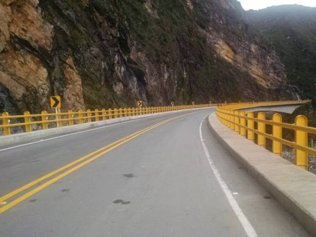 Gobierno adjudicó tres proyectos viales para el centro oriente del País