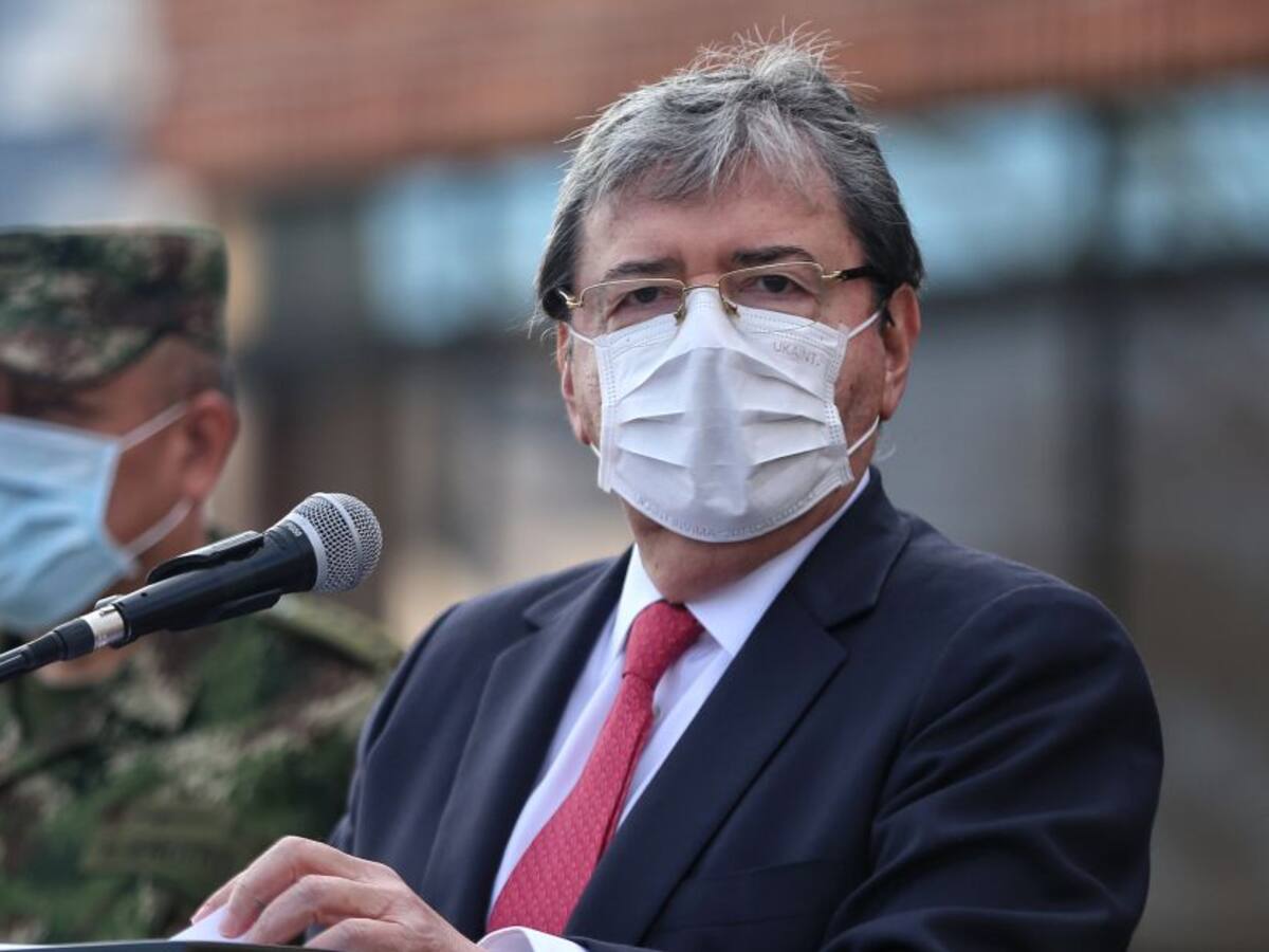 "Robledo miente y trata de engañar a la opinión pública": MinDefensa