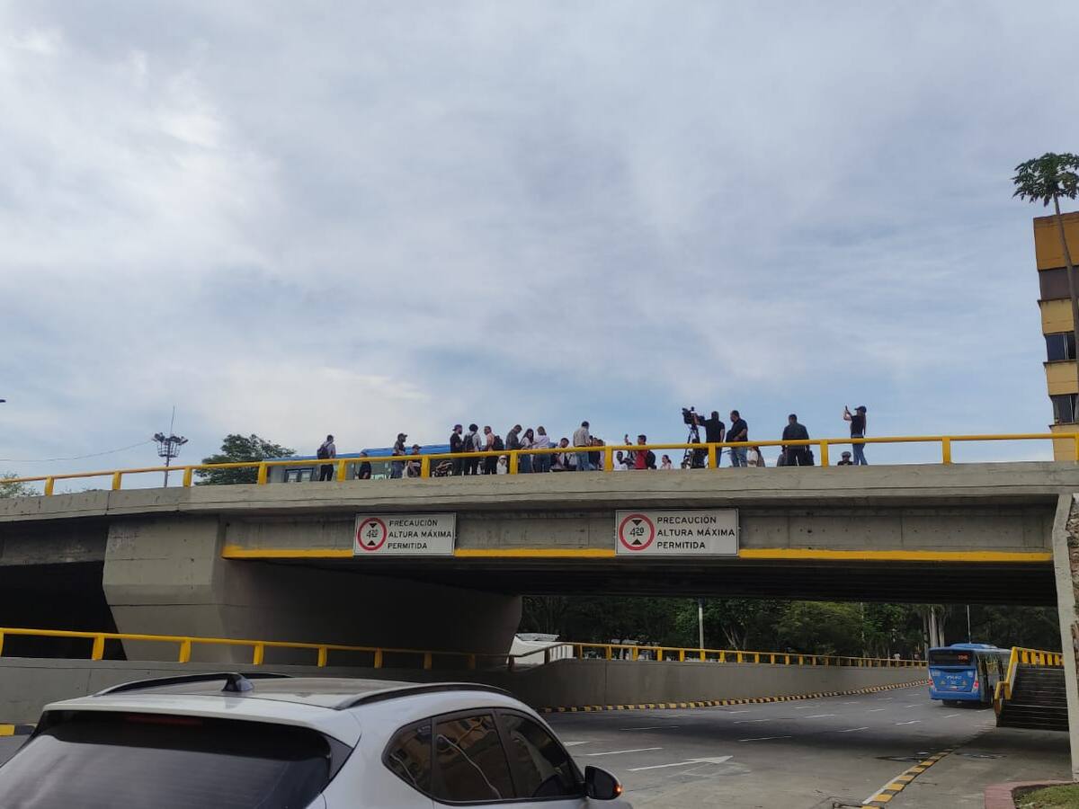 Habilitado puente de la avenida 2 norte conocido como puente del Club Colombia