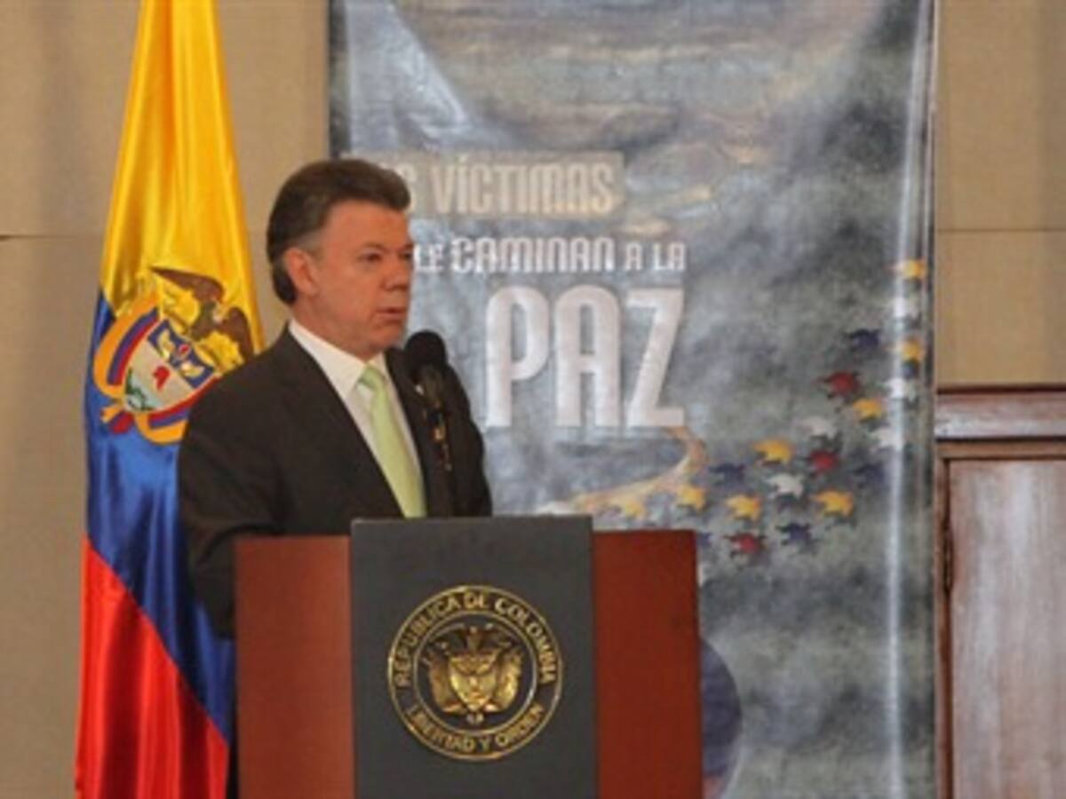 Santos agradece a Peñalosa y Clara López apoyo al proceso de paz