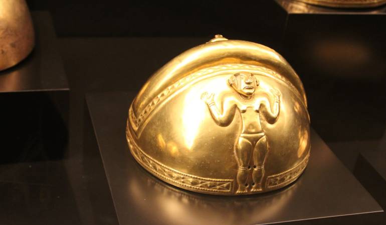 Las piezas del tesoro quimbaya se exponen en el Museo de América de Madrid. 