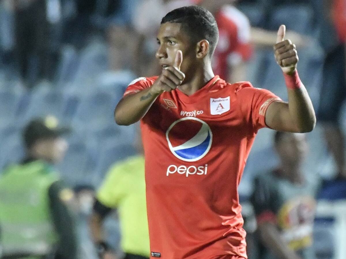 "Vine a pelearme la titular en América": Luis Sánchez