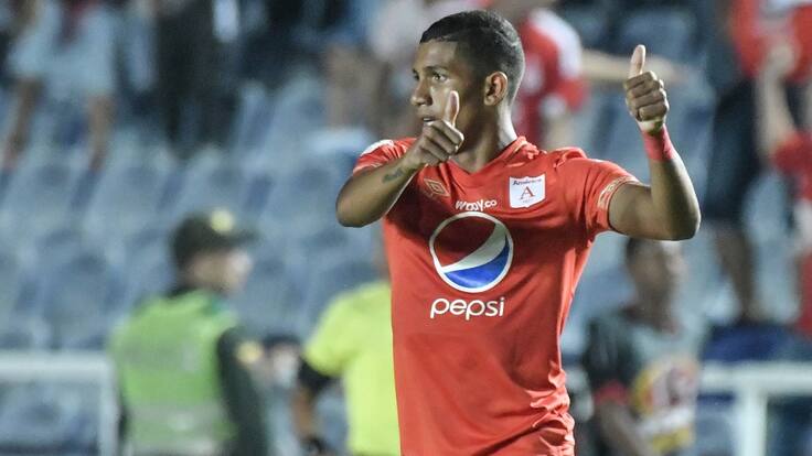 "Vine a pelearme la titular en América": Luis Sánchez