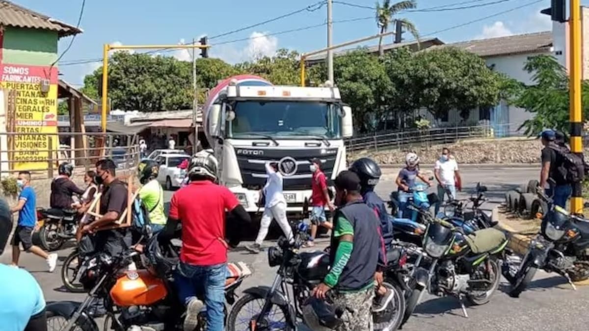 Motocarristas salen a las calles para exigir ampliación de tregua entre bandas criminales