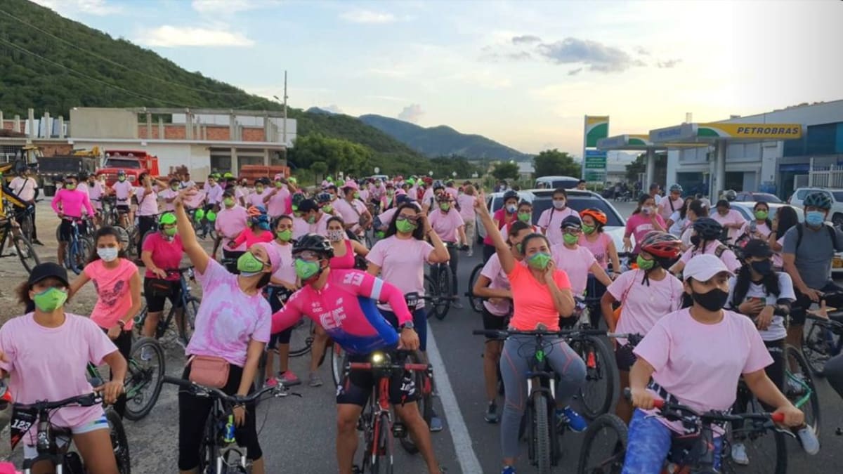 Santa Marta se une a la lucha contra el cáncer de mama en bicicleta