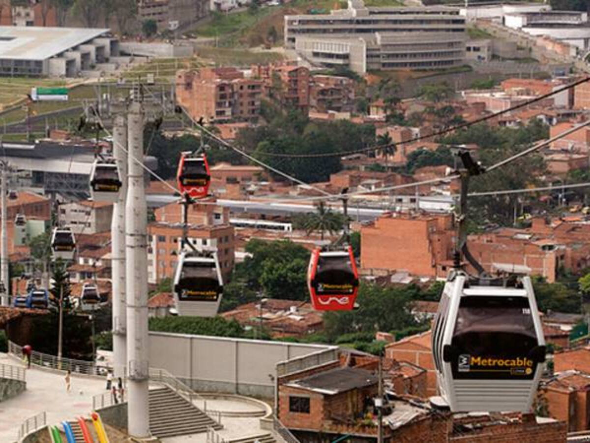 Investigan uso de armas sofisticadas en la comuna 13 de Medellín
