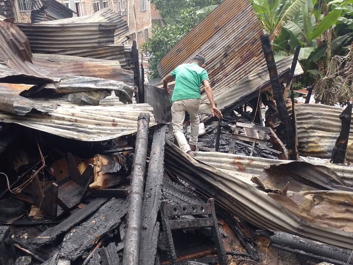Incendio dejó en la calle a varias familias en el barrio La Estación de Ibagué