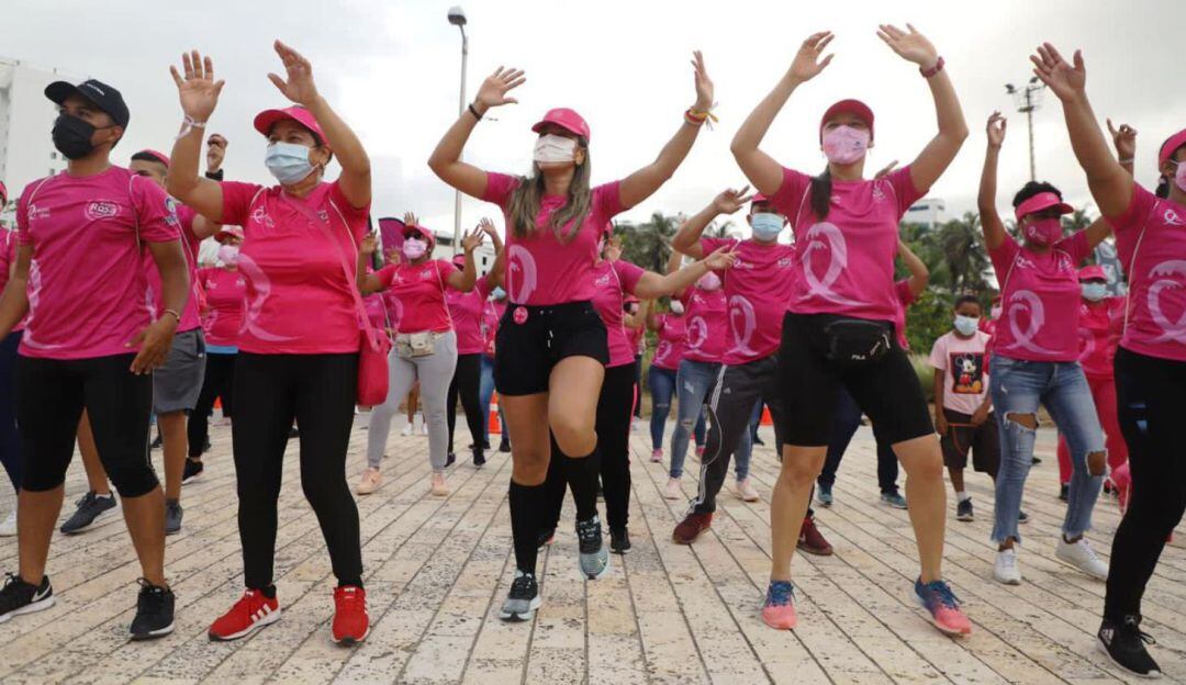 Mutualser EPS dijo no al cáncer de mama con Marea Rosa en Cartagena