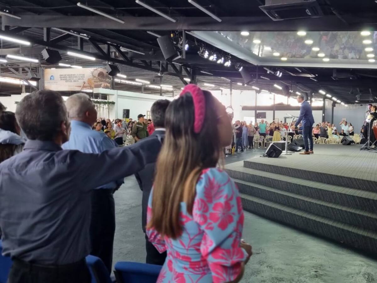 Padre de Jaime A. Beltrán pide que no le lleven hojas de vida a su iglesia