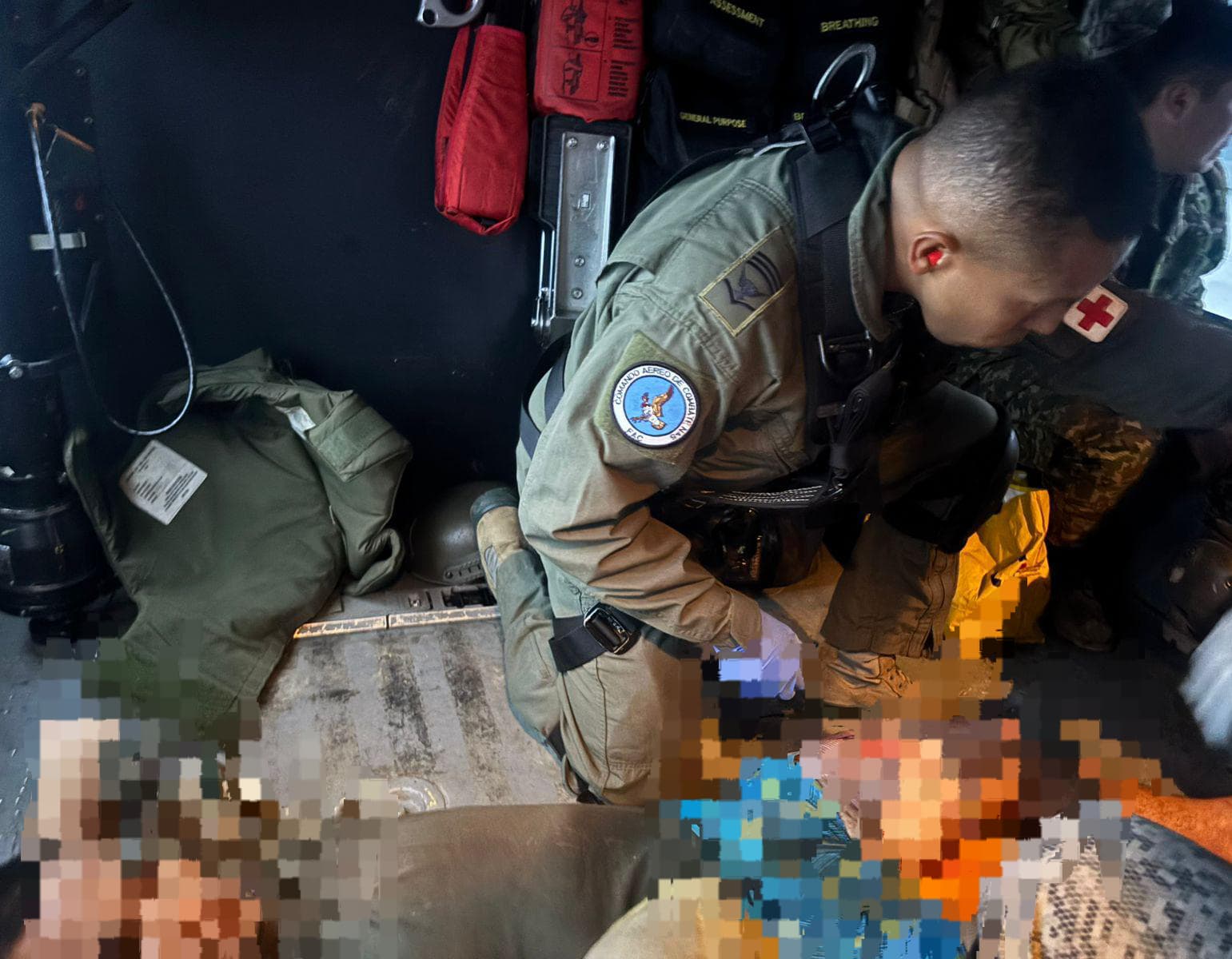 Soldados evacuados heridos tras ataque con exploisvos en Tarazá- foto Fuerza Aerepespcial Coiombiana