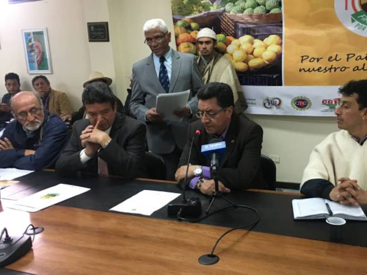 Sectores agrarios y sindicalistas convocan "referendo por el agro nacional"